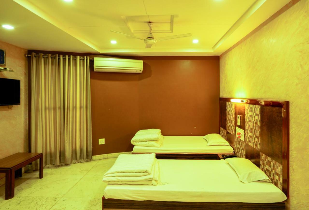 Hotel Ashiana Jāmnagar Extérieur photo